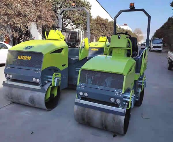 新款2吨小型座驾式压路机BM2000