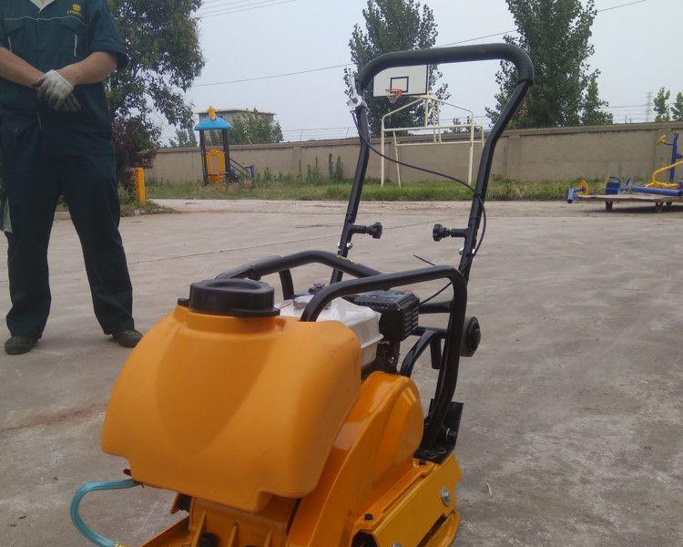 单向平板夯客户试机视频