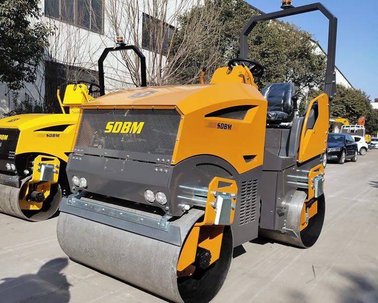 关于小型座驾压路机实用操作步骤