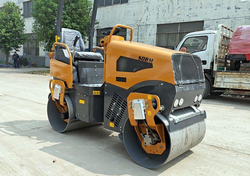 广交会客户订购我厂小型压路机产品持续发货中