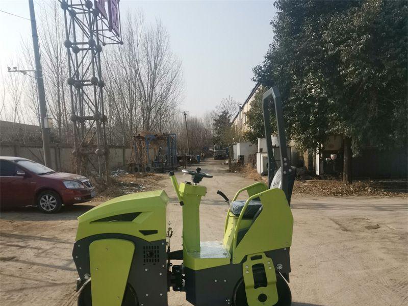 小压路机厂家操作人员必备安全知识点