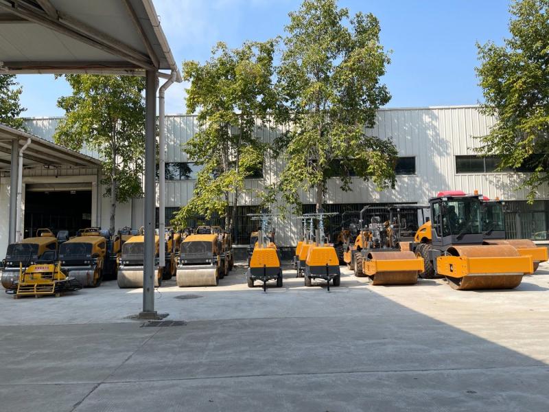 小型压路机施工中不振动了怎么办?