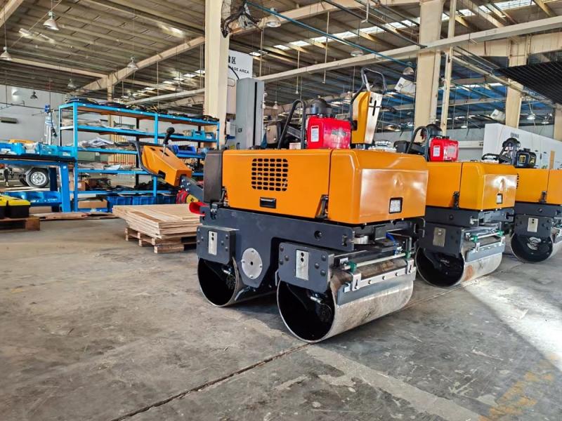 小型压路机发动机的工作原理及保养的重要性