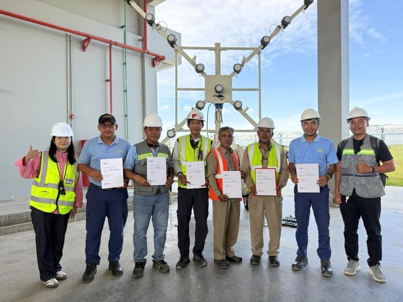 机场照明车在柬埔寨机场验收合格投入使用