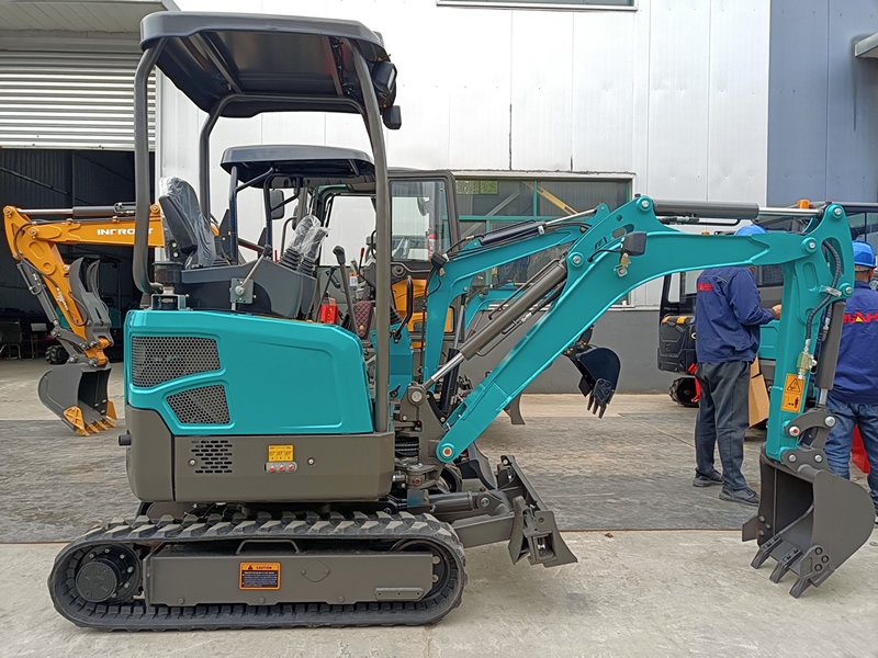 小型挖掘机BMPC15