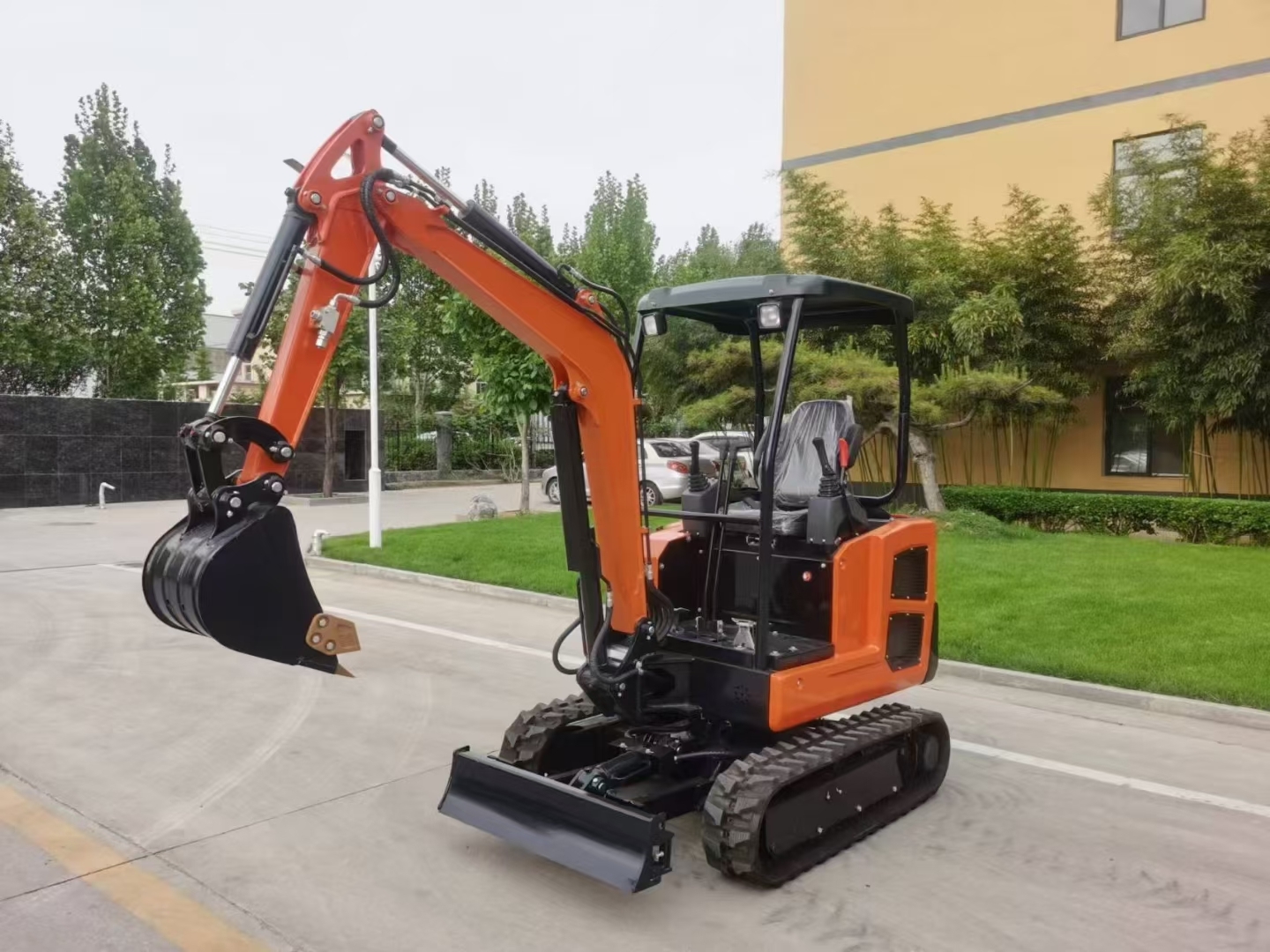 小型挖掘机BMPC18