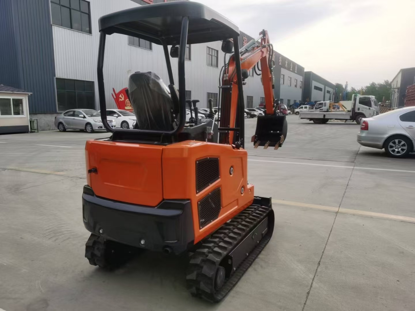 小型挖掘机BMPC18