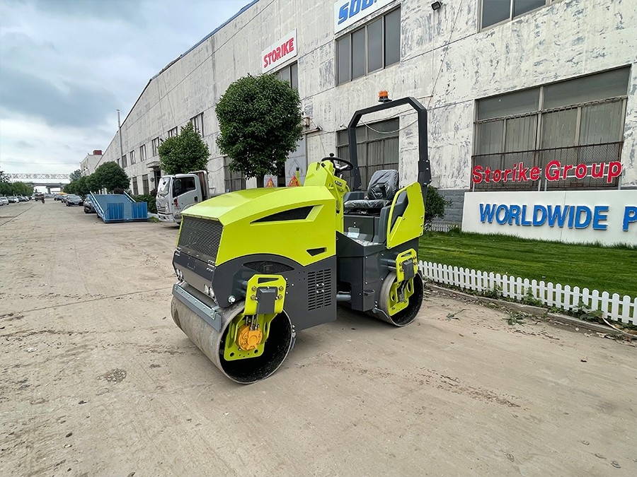 新款3吨小型座驾式压路机BM3000