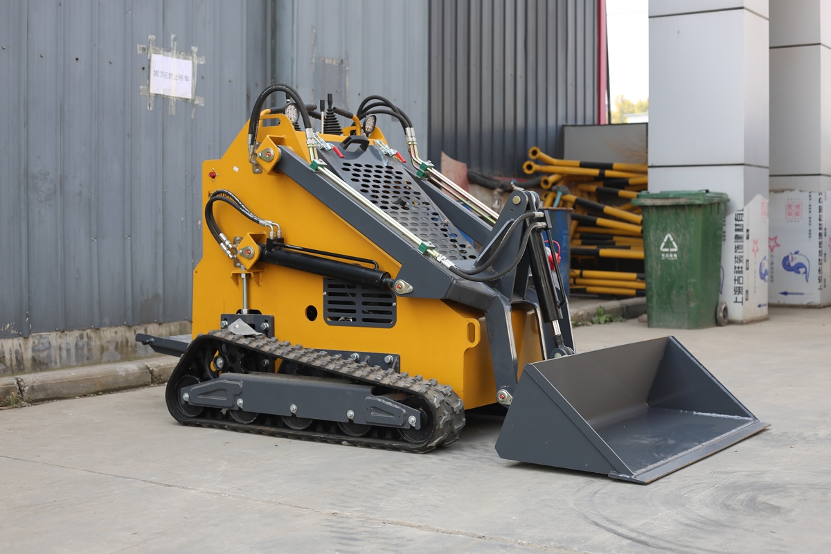 山东奔马(SDBM)履带式/轮胎式滑移装载机BM380